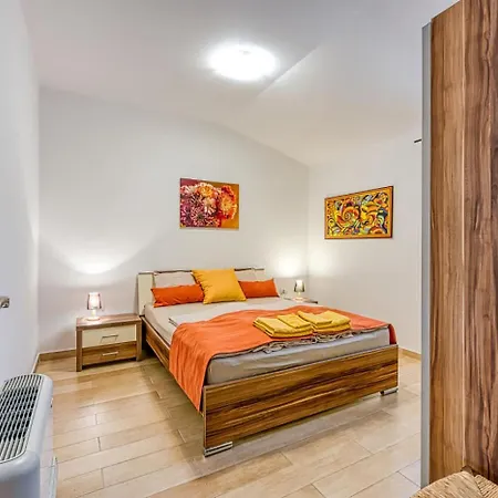 Grad & Apartmán *