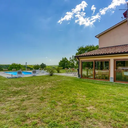 Grad & Apartmán Gračišče