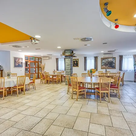 Grad & * Gračišče