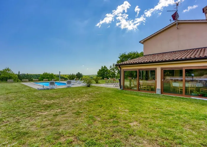 Grad & Διαμέρισμα Gračišče