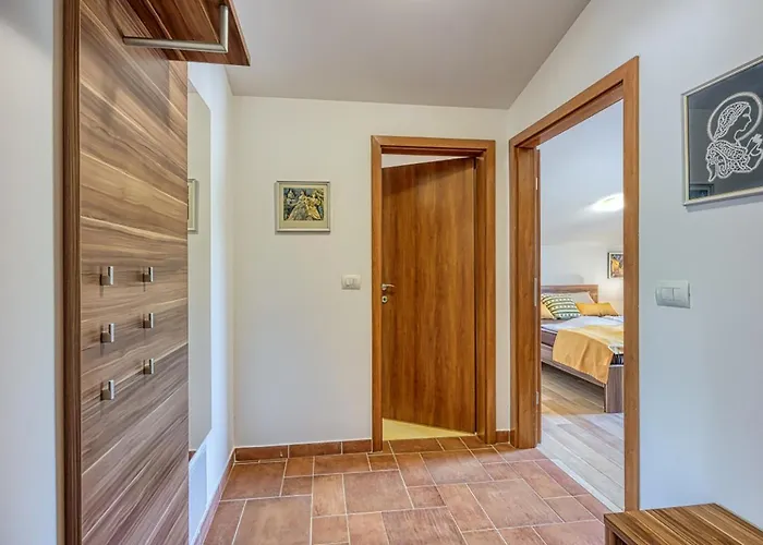 Grad & Διαμέρισμα *